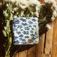 Des Fleurs Swaddle