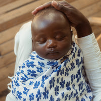 Des Fleurs Swaddle