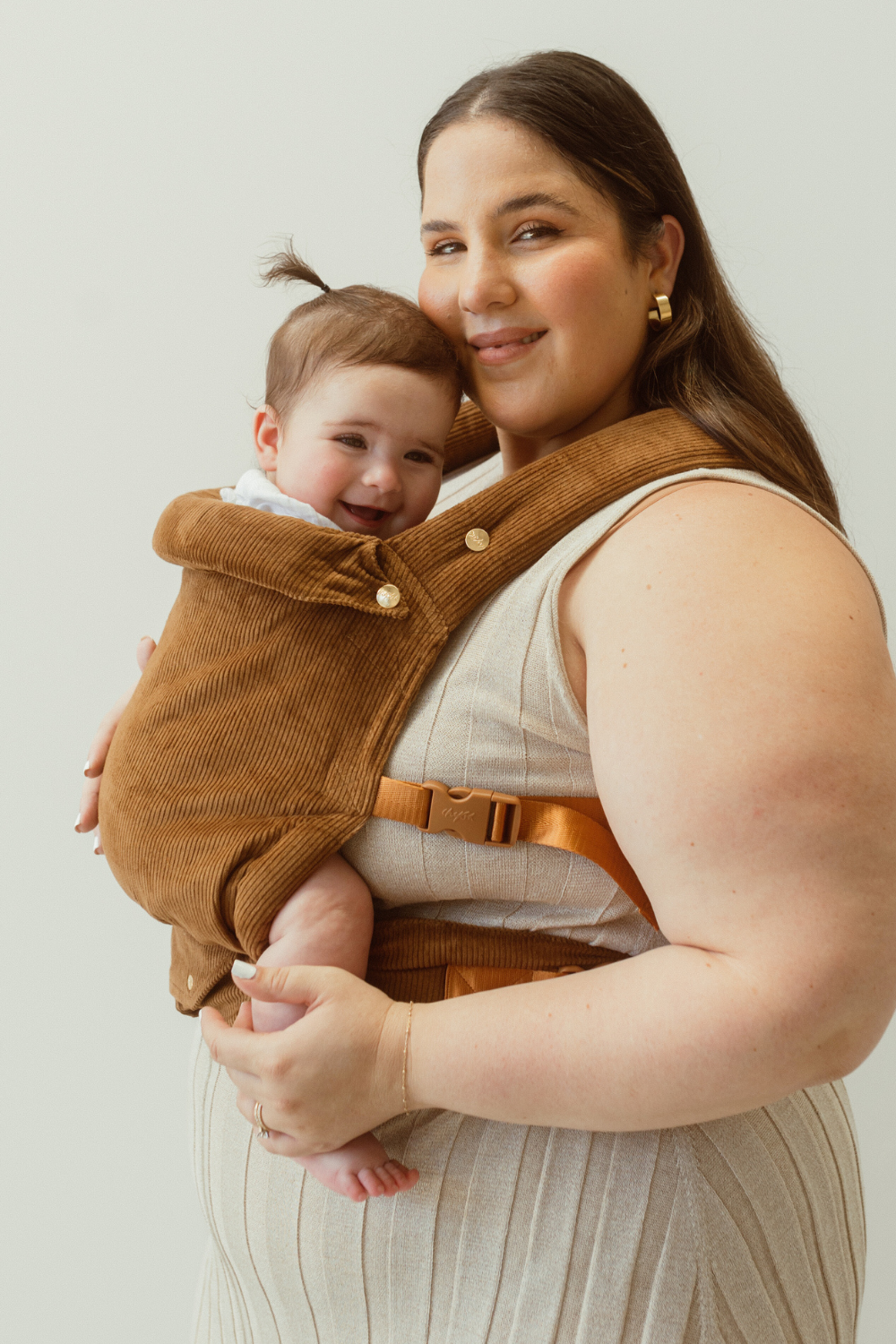 cotton corduroy cord chocolate brown colour baby clip carrier by chekoh australian owned and perfect for newborns and toddlers 