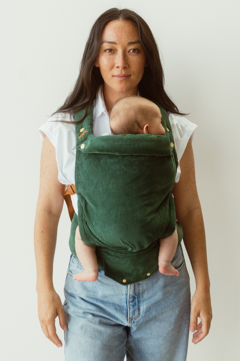 Shop our best-selling Moss Clip Carrier 2.0. Australian designed and owned with an emphasis on comfortable, safe and breathable baby carriers that are stylish an supportive
