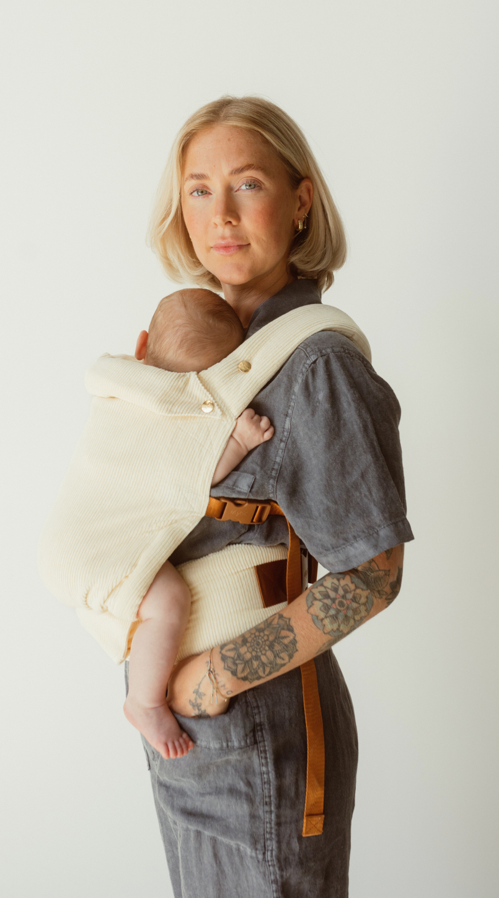 Cotton corduroy Ivory yellow white cord baby clip carrier by chekoh australian owned and perfect for newborns and toddlers. Soft snuggly and cute for neutral lover. 