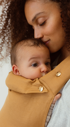 bamboo linen ochre colour baby clip carrier by chekoh australian owned and perfect for newborns and toddlers 