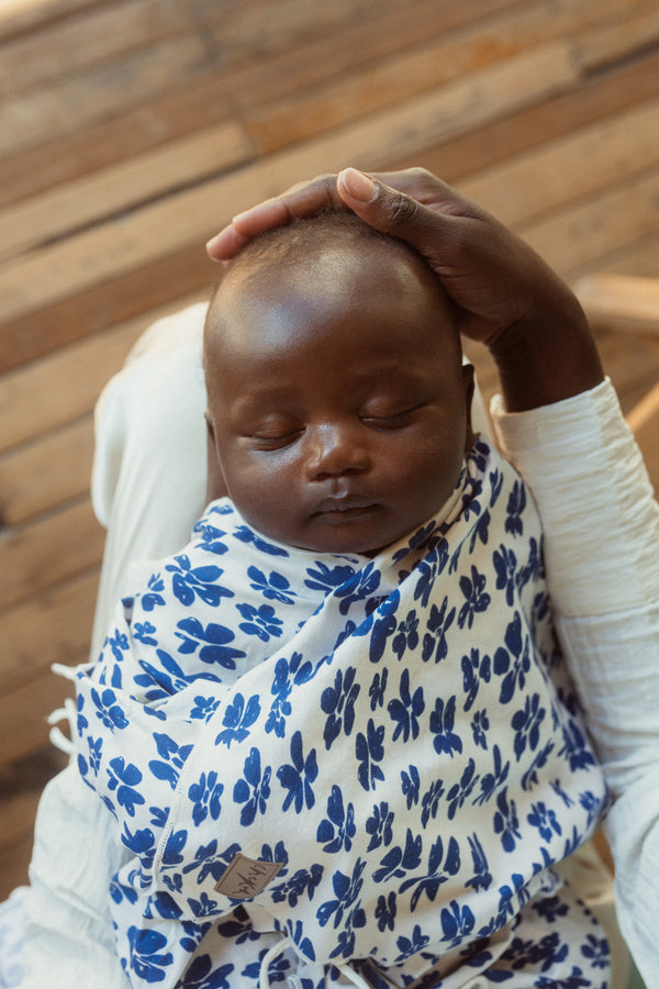 Des Fleurs Swaddle