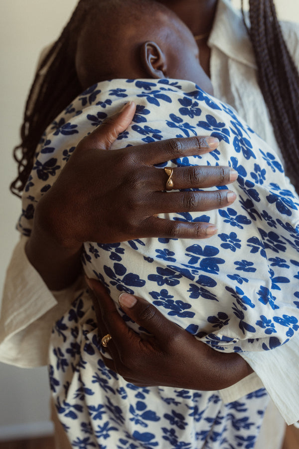 Des Fleurs Swaddle