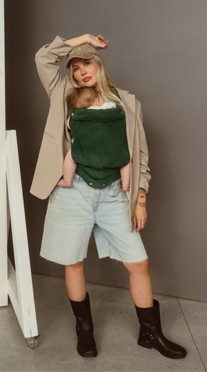 The Baby Carrier everyone will be asking you about. Trending styles, fun colours and lightweight fabrics that are perfect for fit checks.