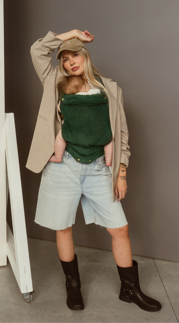 The Baby Carrier everyone will be asking you about. Trending styles, fun colours and lightweight fabrics that are perfect for fit checks.