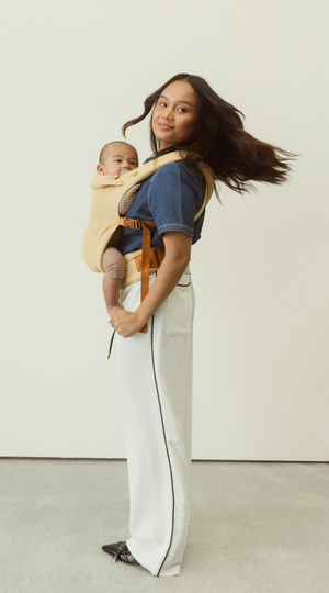 Camel Clip Carrier 2.0 by Chekoh Baby. Great for petite frames and plus size queens up to a size 22 or men's XXXL