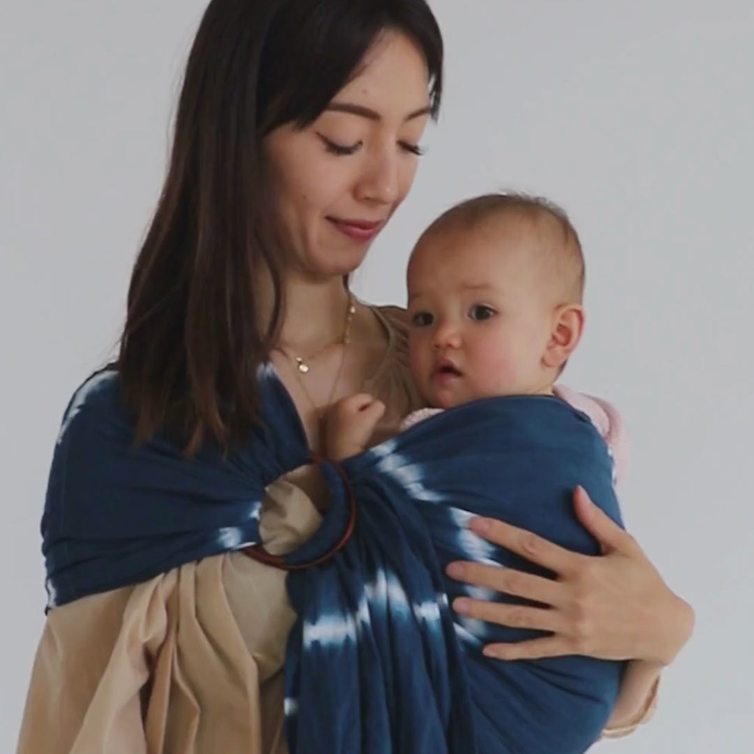 A video of a mother and baby, enjoying close moments in their Indigo Chekoh Baby Ring Sling. 